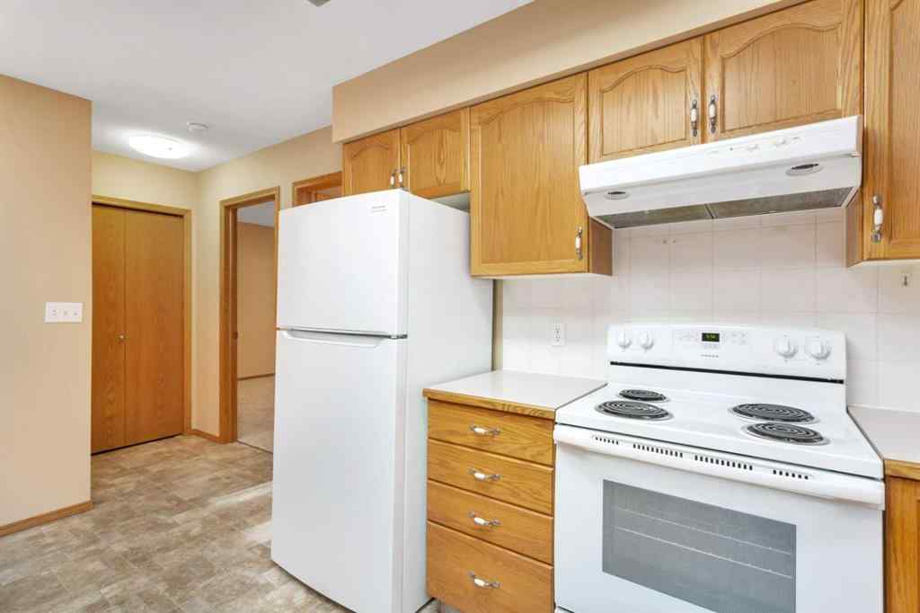 MLS® A2251469 - 42 Dale Close  in Deer Park Estates Red Deer, Residential