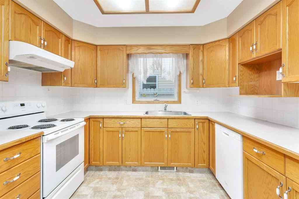 MLS® A2251469 - 42 Dale Close  in Deer Park Estates Red Deer, Residential