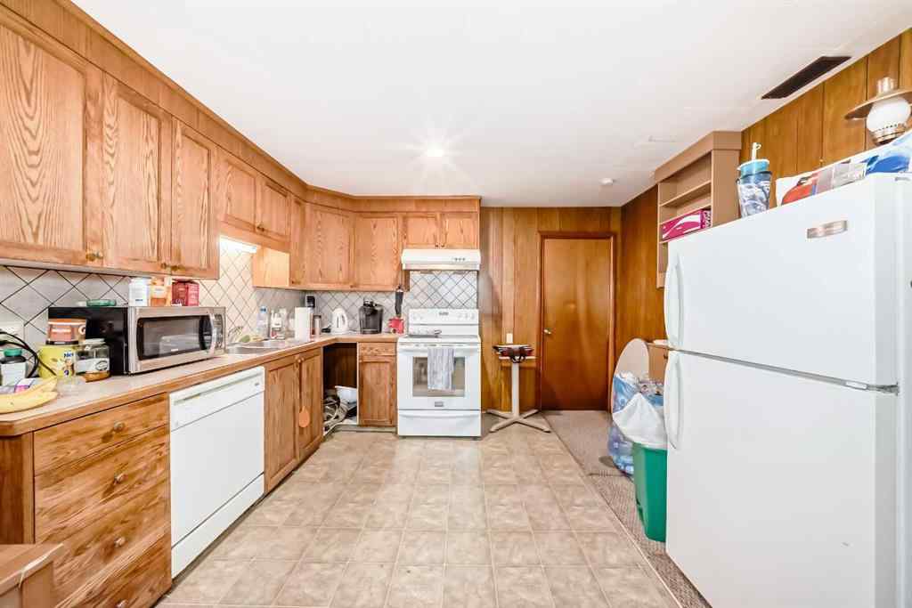 MLS® A2251474 - 2809 38 Street SW in Glenbrook Calgary, Residential