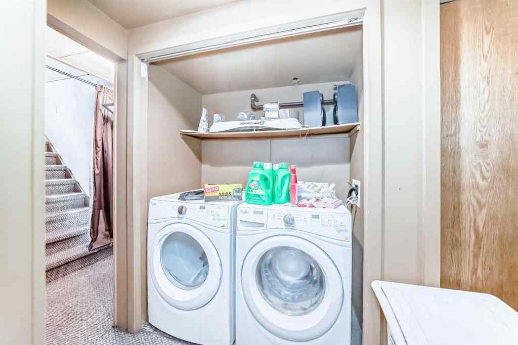 MLS® A2251474 - 2809 38 Street SW in Glenbrook Calgary, Residential