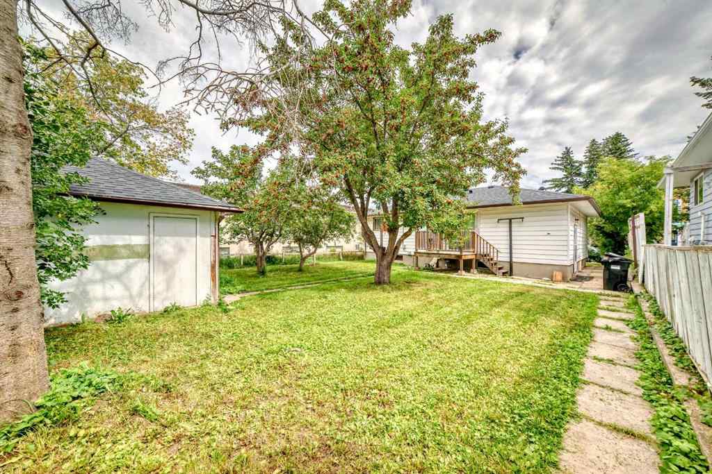 MLS® A2251474 - 2809 38 Street SW in Glenbrook Calgary, Residential