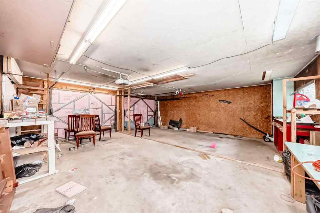 MLS® A2251474 - 2809 38 Street SW in Glenbrook Calgary, Residential
