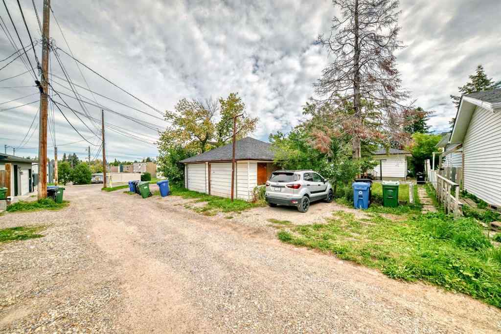 MLS® A2251474 - 2809 38 Street SW in Glenbrook Calgary, Residential