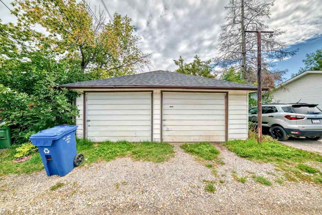 MLS® A2251474 - 2809 38 Street SW in Glenbrook Calgary, Residential