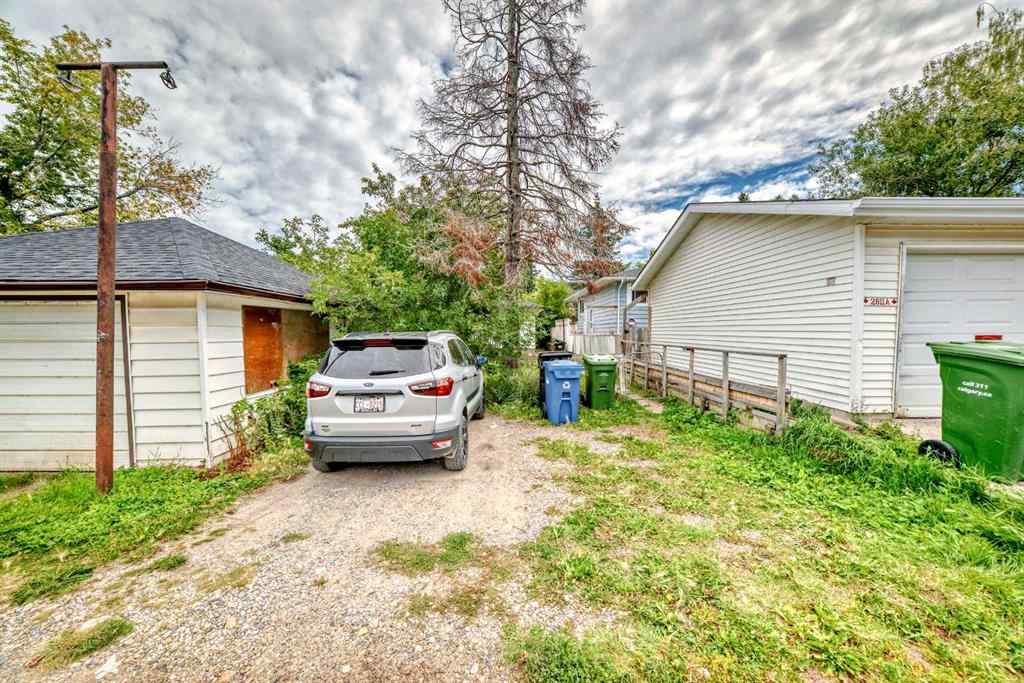 MLS® A2251474 - 2809 38 Street SW in Glenbrook Calgary, Residential