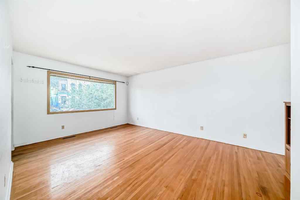 MLS® A2251474 - 2809 38 Street SW in Glenbrook Calgary, Residential