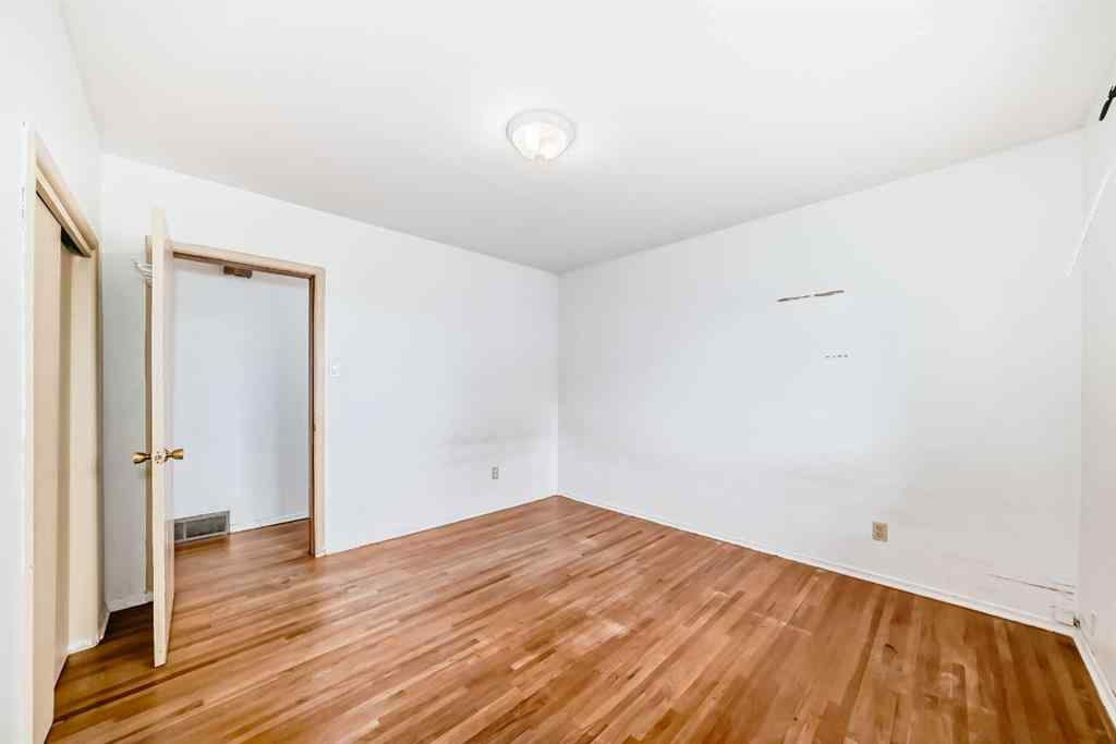 MLS® A2251474 - 2809 38 Street SW in Glenbrook Calgary, Residential