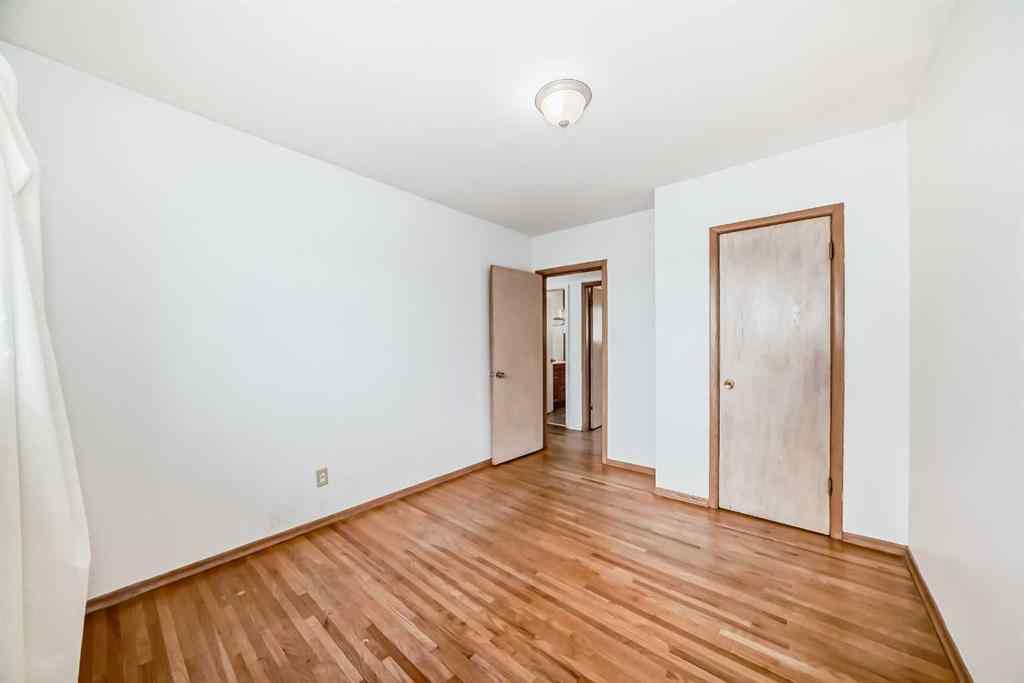 MLS® A2251474 - 2809 38 Street SW in Glenbrook Calgary, Residential