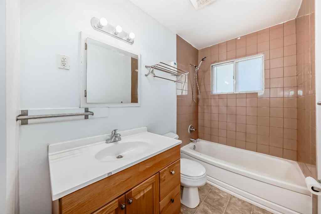 MLS® A2251474 - 2809 38 Street SW in Glenbrook Calgary, Residential