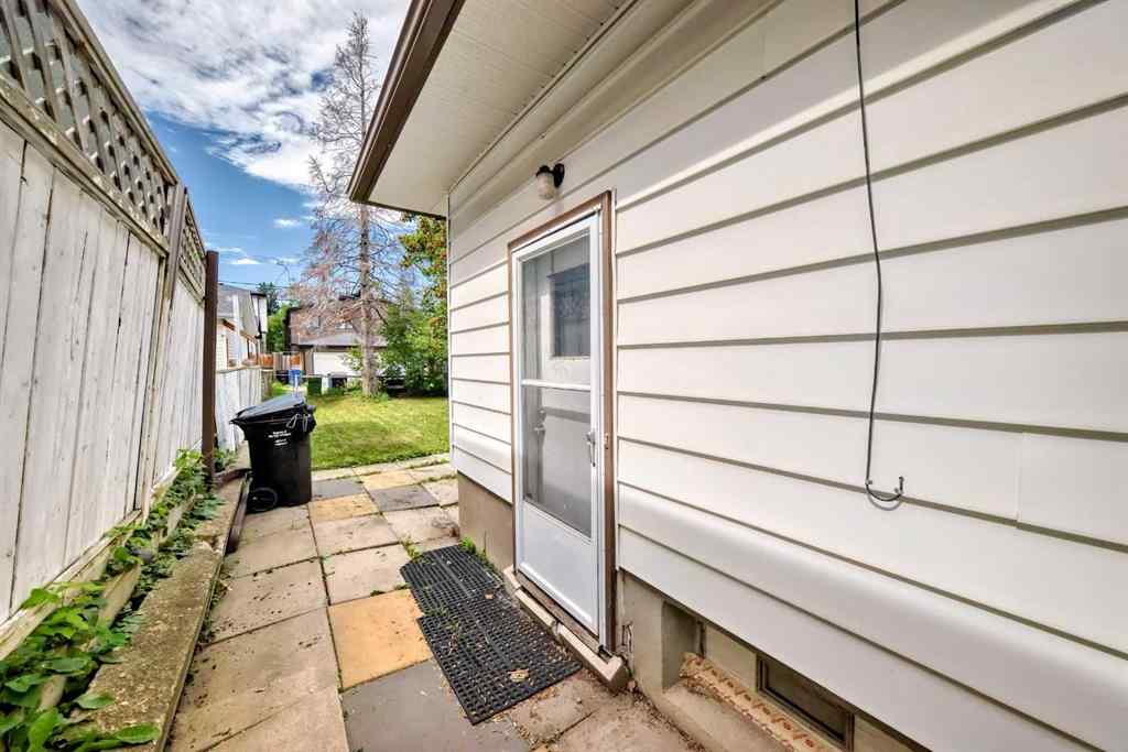 MLS® A2251474 - 2809 38 Street SW in Glenbrook Calgary, Residential