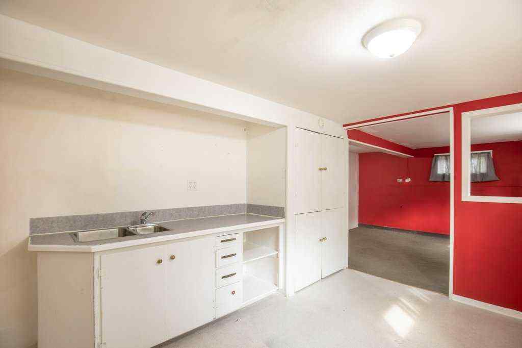 MLS® A2251476 - 5812 52 Avenue  in Riverside Meadows Red Deer, Residential