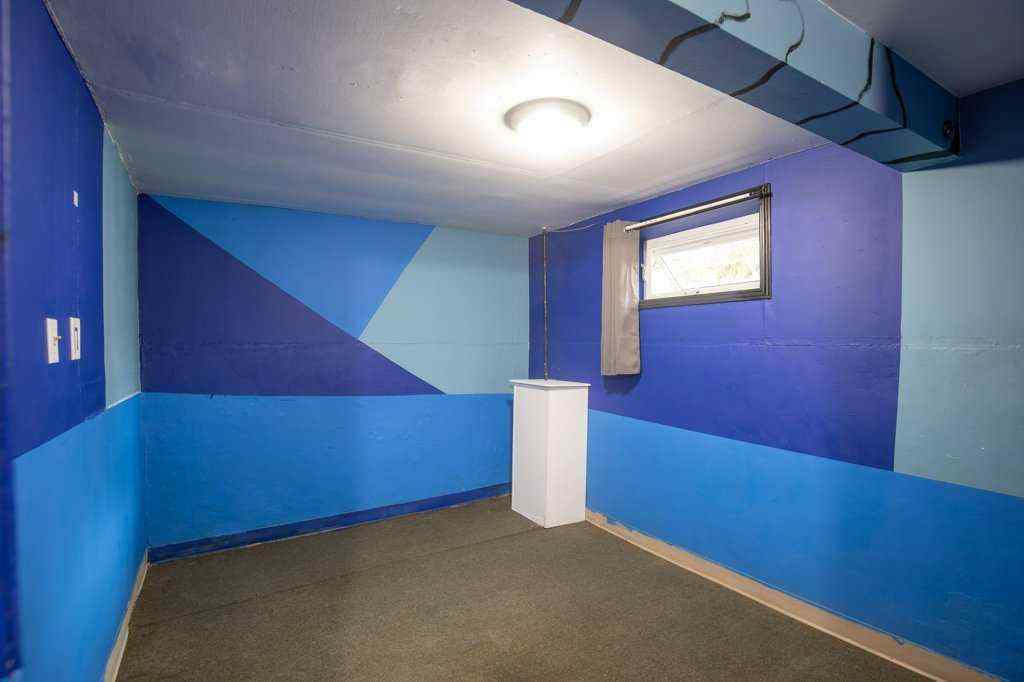 MLS® A2251476 - 5812 52 Avenue  in Riverside Meadows Red Deer, Residential