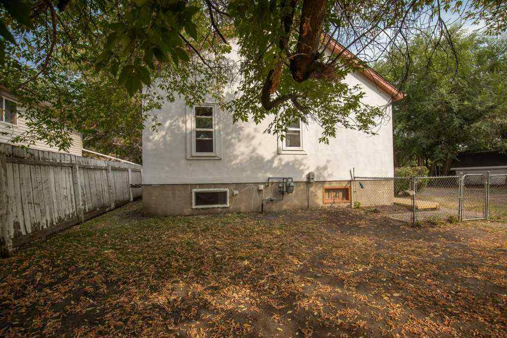MLS® A2251476 - 5812 52 Avenue  in Riverside Meadows Red Deer, Residential
