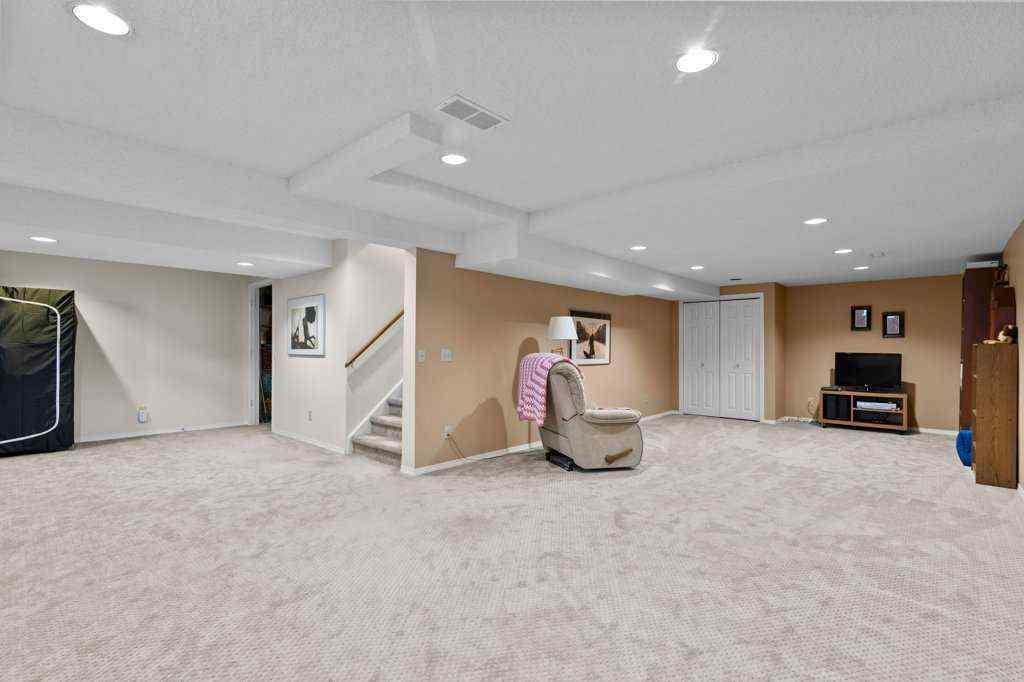 MLS® A2251486 - 179 Douglasbank Drive SE in Douglasdale/Glen Calgary, Residential