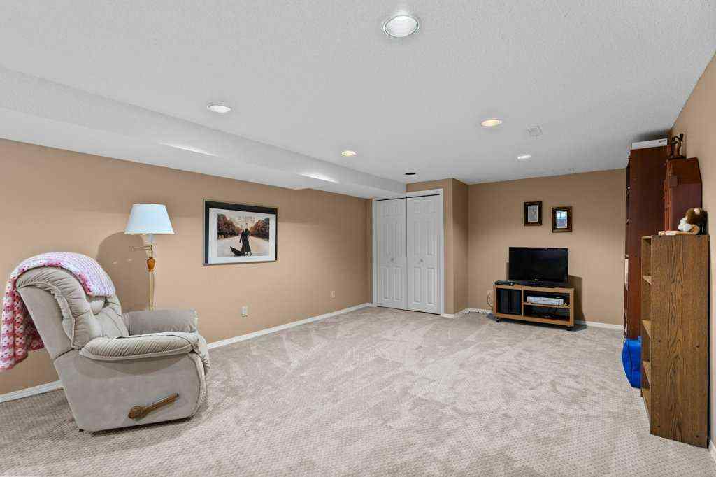 MLS® A2251486 - 179 Douglasbank Drive SE in Douglasdale/Glen Calgary, Residential