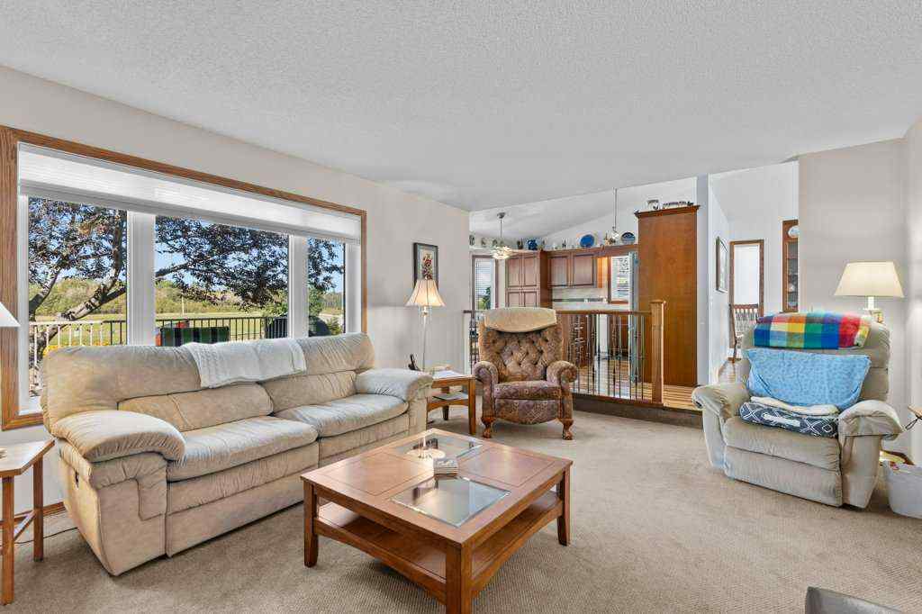 MLS® A2251486 - 179 Douglasbank Drive SE in Douglasdale/Glen Calgary, Residential