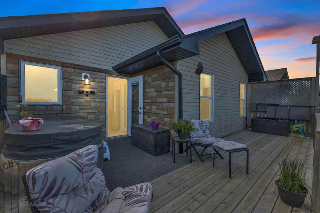 MLS® A2251487 - 82 Hinshaw Drive W in Hewlett Park Sylvan Lake, Residential