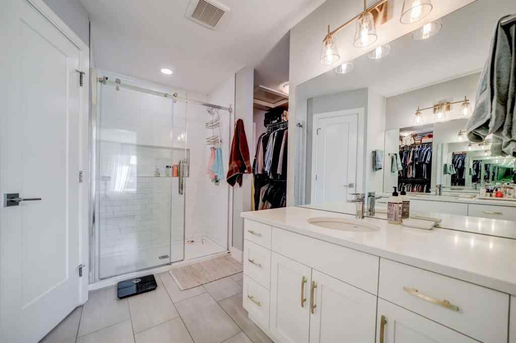 MLS® A2251492 - 2725 46 Street S in Discovery Lethbridge, Residential