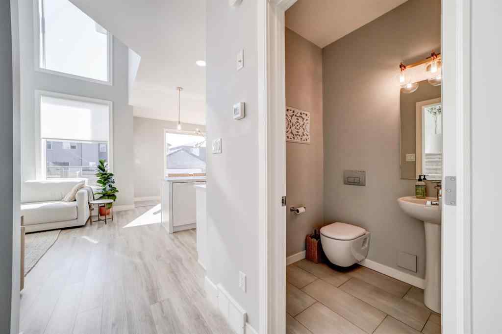 MLS® A2251492 - 2725 46 Street S in Discovery Lethbridge, Residential