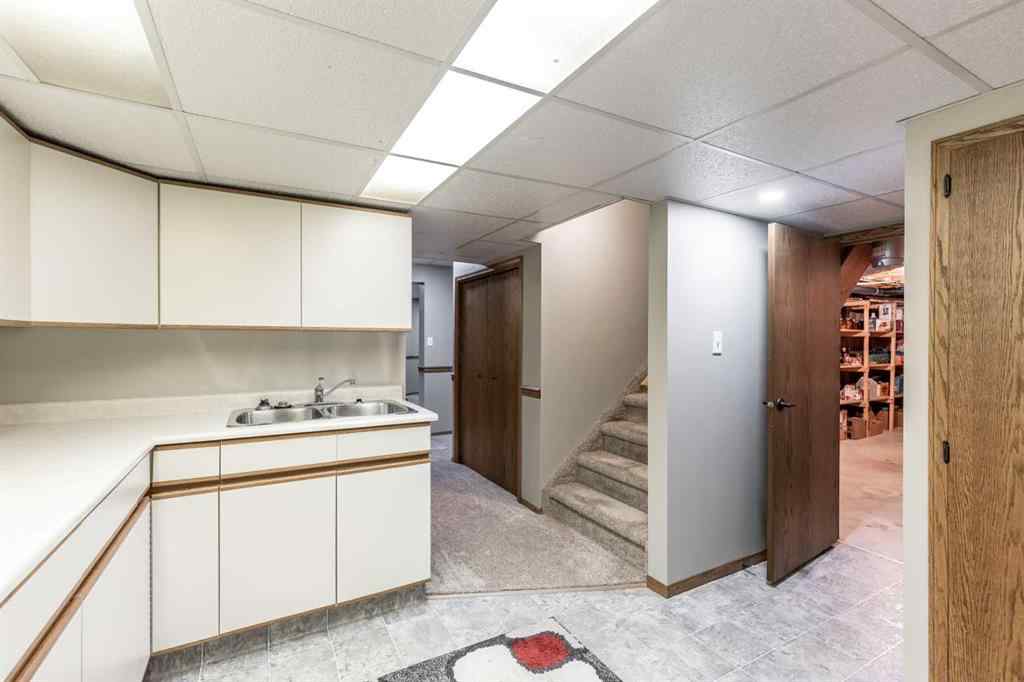 MLS® A2251496 - 18 Rideau Green SE in Ross Glen Medicine Hat, Residential