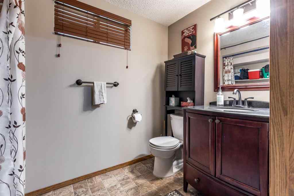 MLS® A2251496 - 18 Rideau Green SE in Ross Glen Medicine Hat, Residential