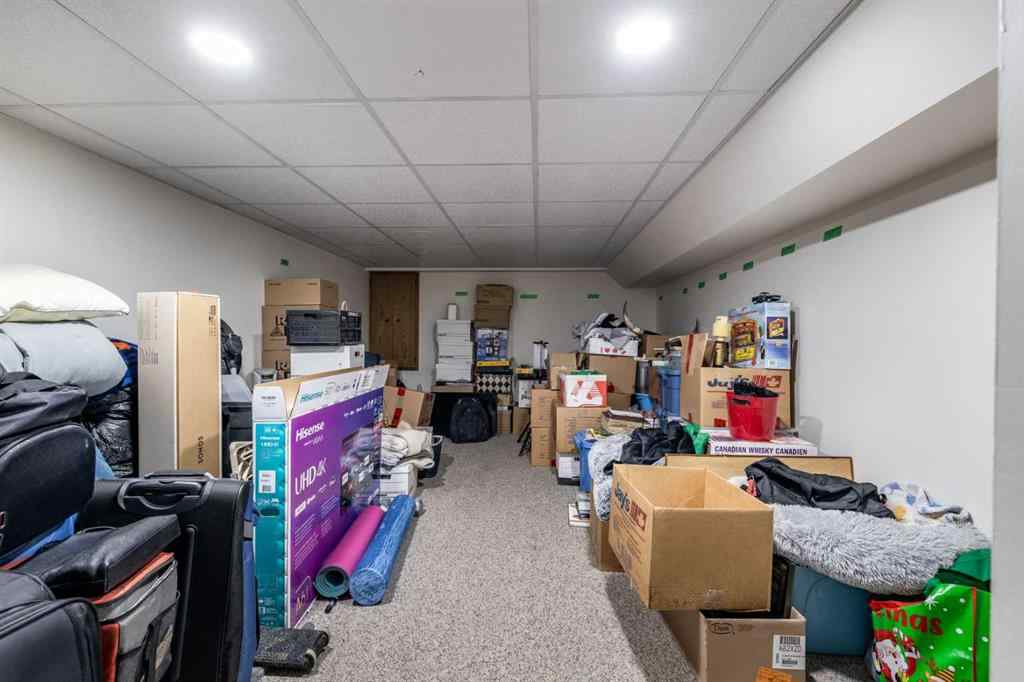 MLS® A2251496 - 18 Rideau Green SE in Ross Glen Medicine Hat, Residential