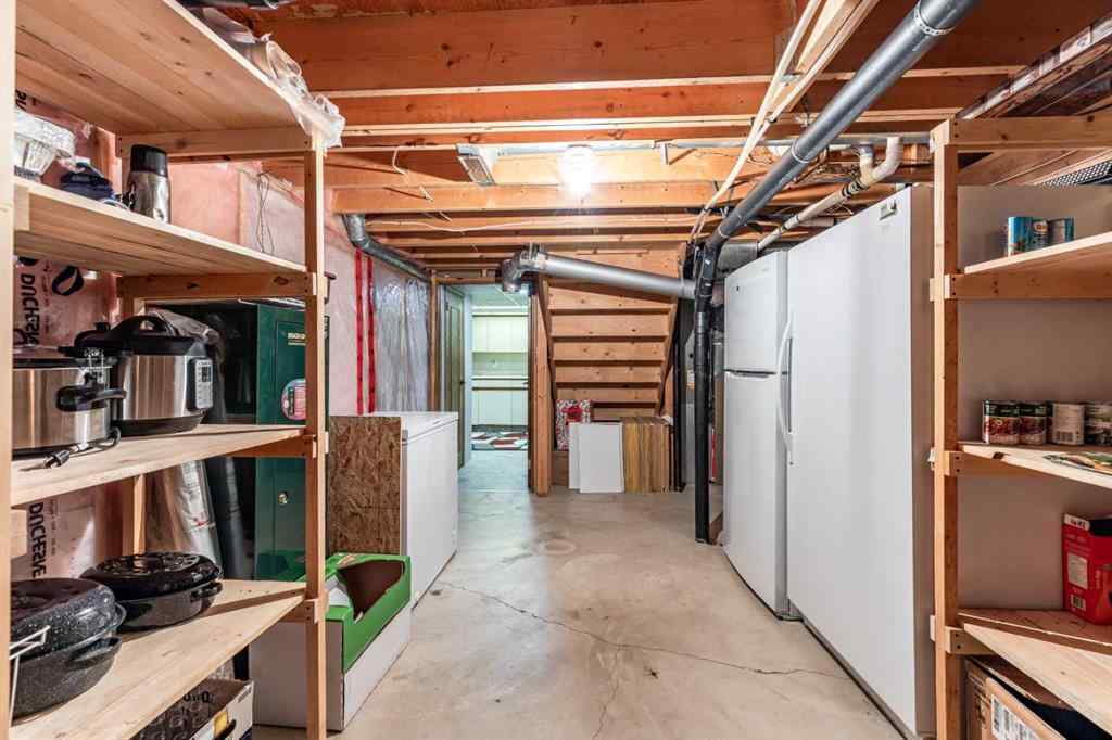 MLS® A2251496 - 18 Rideau Green SE in Ross Glen Medicine Hat, Residential