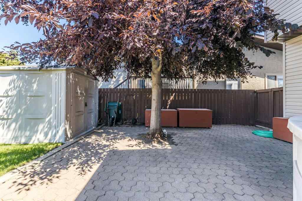 MLS® A2251496 - 18 Rideau Green SE in Ross Glen Medicine Hat, Residential