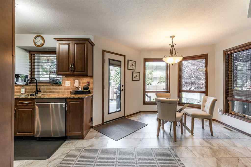 MLS® A2251496 - 18 Rideau Green SE in Ross Glen Medicine Hat, Residential