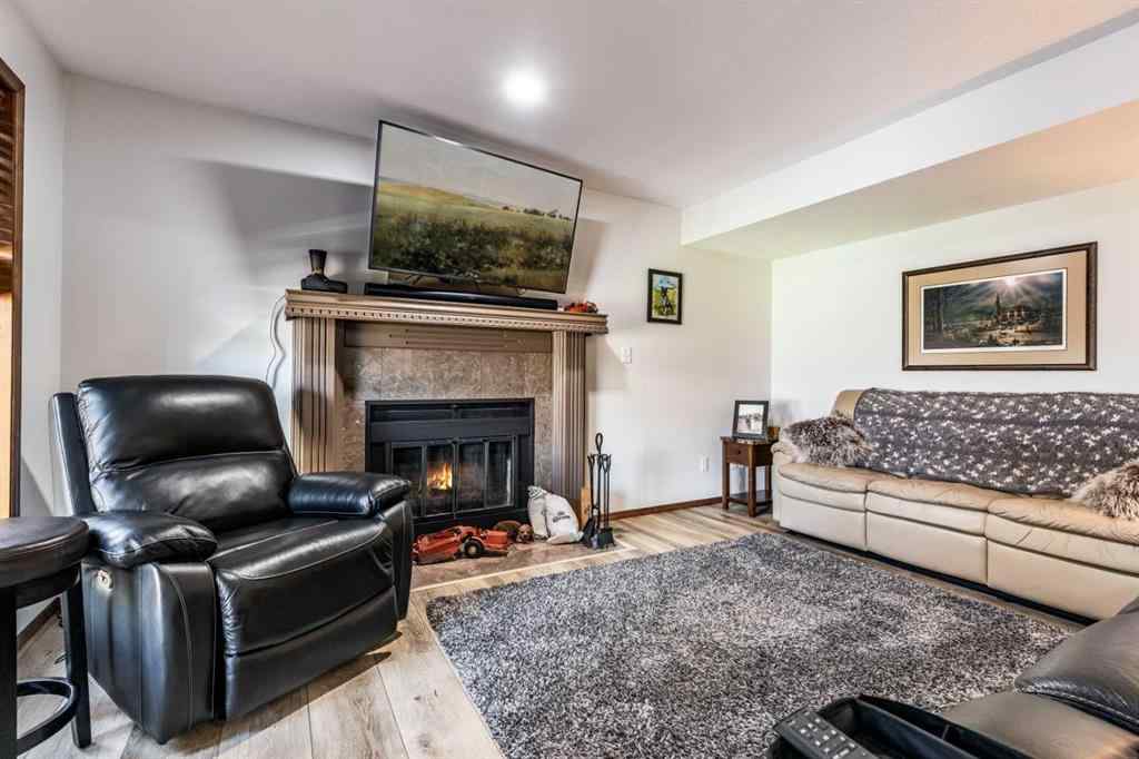 MLS® A2251496 - 18 Rideau Green SE in Ross Glen Medicine Hat, Residential