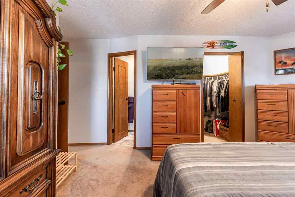 MLS® A2251496 - 18 Rideau Green SE in Ross Glen Medicine Hat, Residential