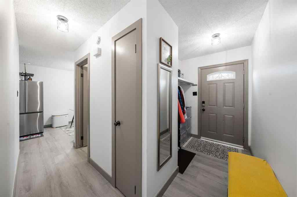 MLS® A2251505 - 4409 33 Avenue SW in Glenbrook Calgary, Residential