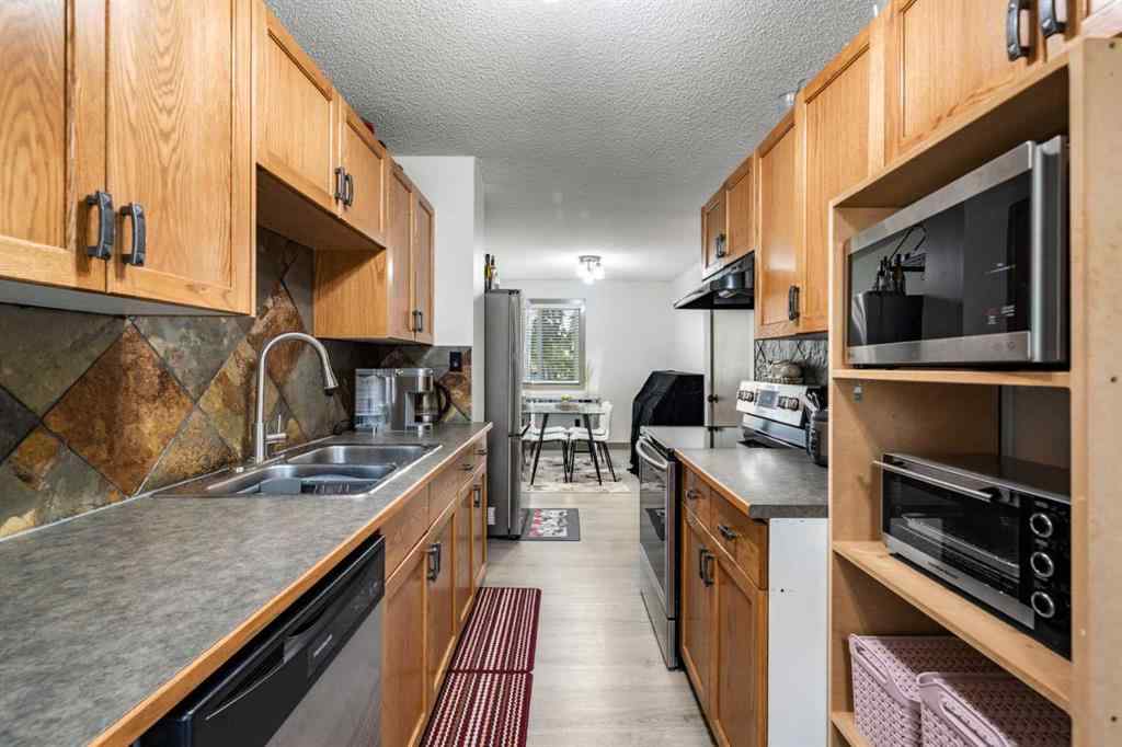 MLS® A2251505 - 4409 33 Avenue SW in Glenbrook Calgary, Residential
