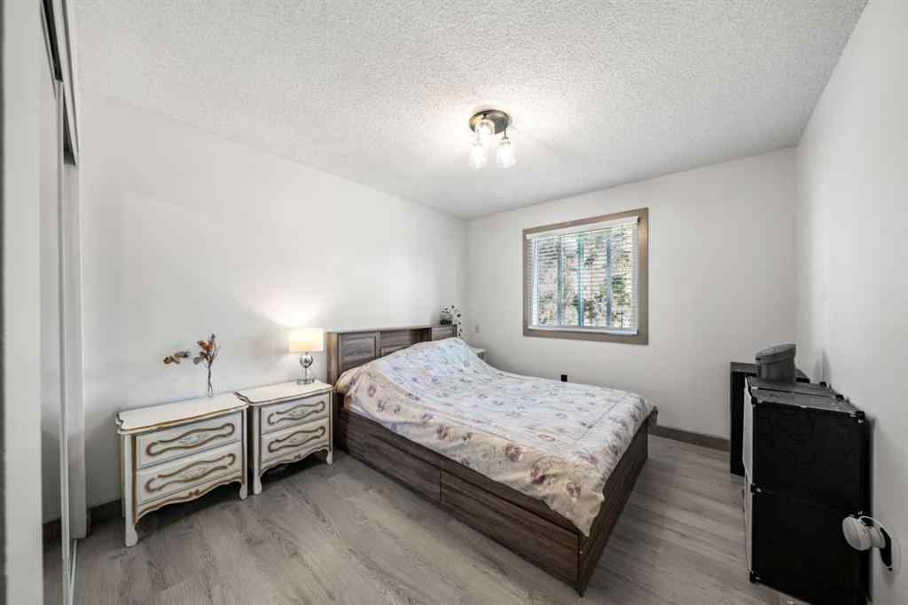 MLS® A2251505 - 4409 33 Avenue SW in Glenbrook Calgary, Residential