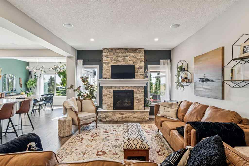 MLS® A2251506 - 325 Kinniburgh Cove  in Kinniburgh North Chestermere, Residential