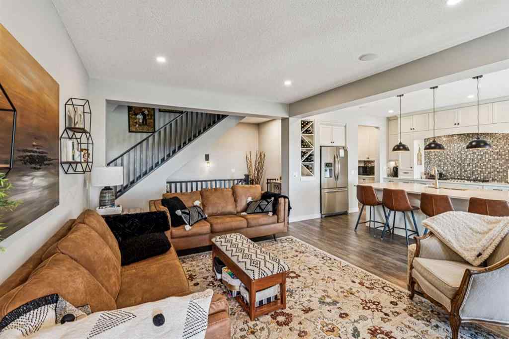 MLS® A2251506 - 325 Kinniburgh Cove  in Kinniburgh North Chestermere, Residential
