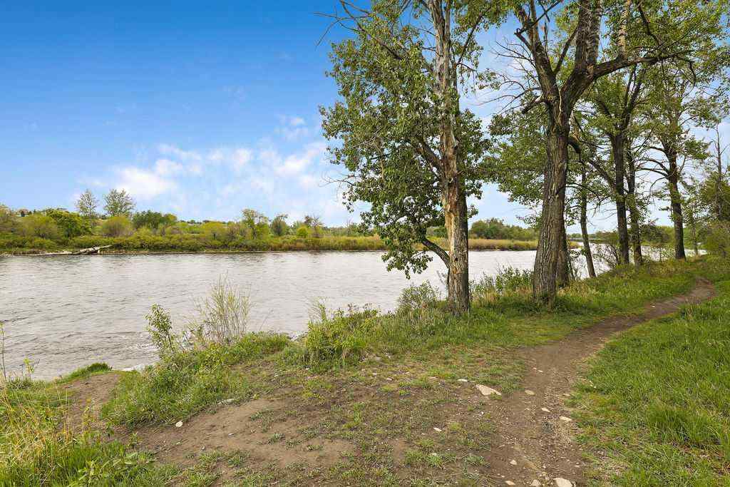 MLS® A2251517 - Unit #404 131 Quarry Way SE in Douglasdale/Glen Calgary, Residential
