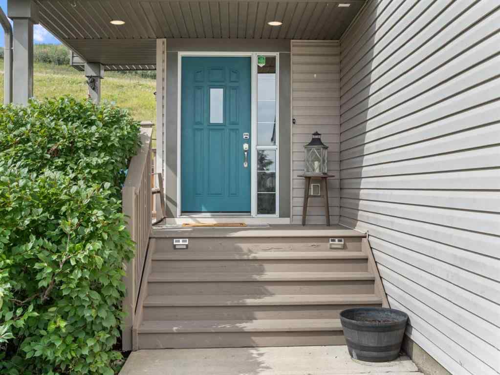 MLS® A2251523 - 502 Sunrise Hill SW in NONE Diamond Valley, Residential