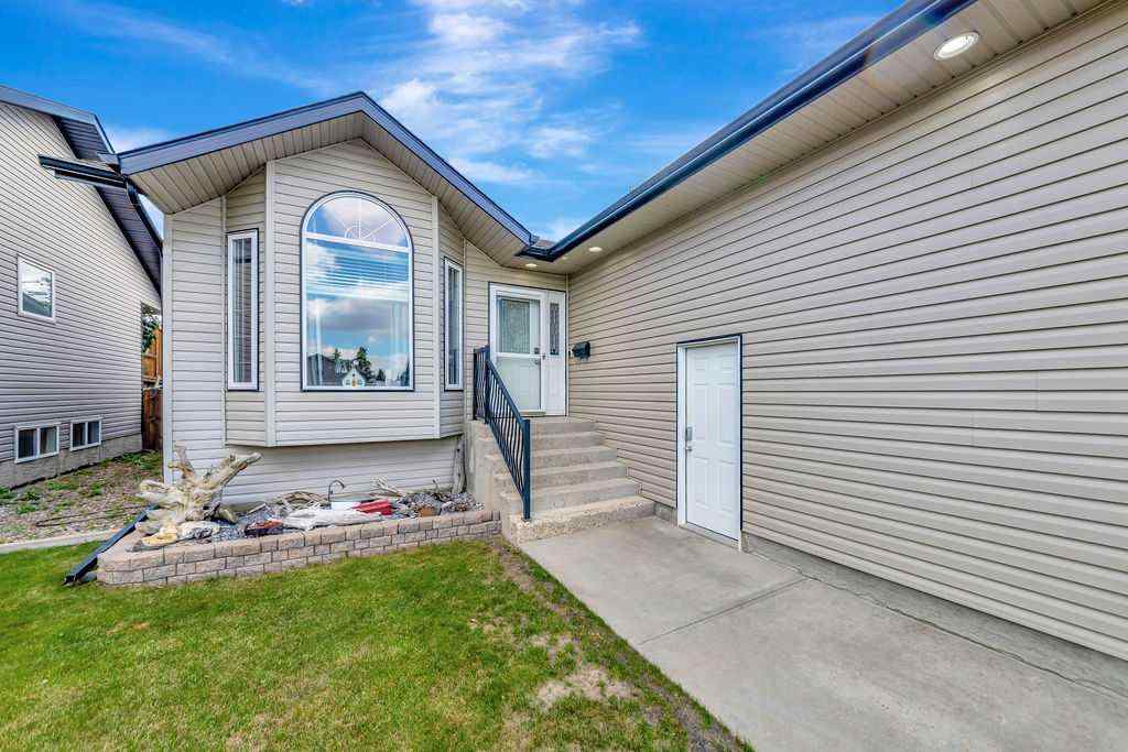 MLS® A2251533 - 2105 59A Avenue  in Lakeside Lloydminster, Residential