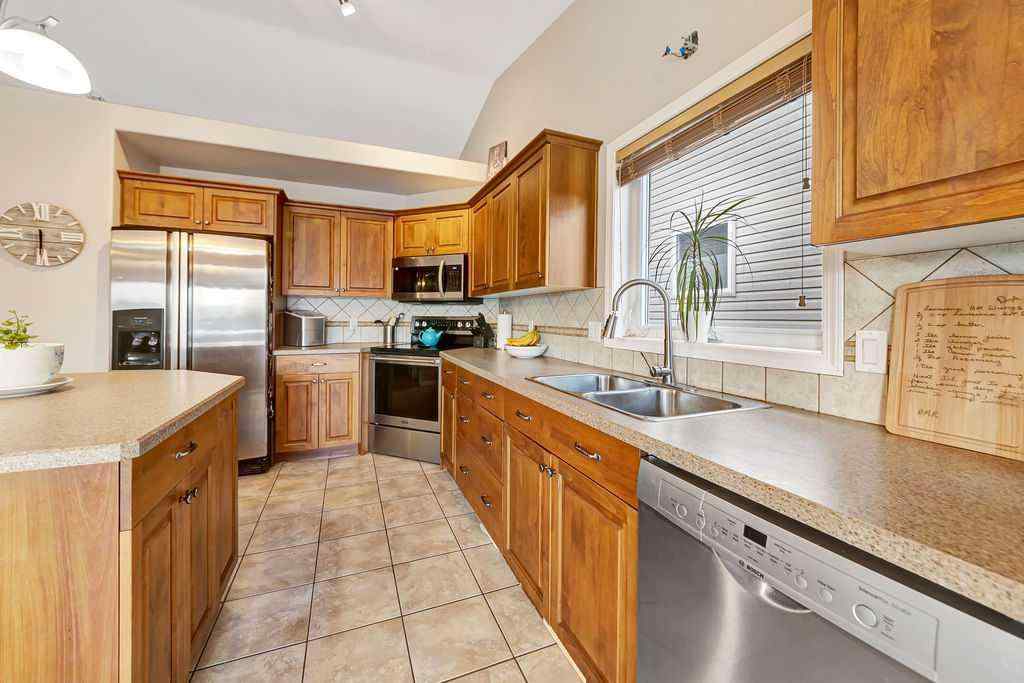 MLS® A2251533 - 2105 59A Avenue  in Lakeside Lloydminster, Residential