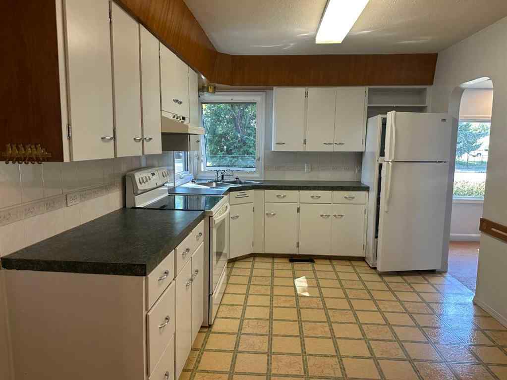 MLS® A2251536 - 5004 51 Avenue  in NONE Taber, Residential