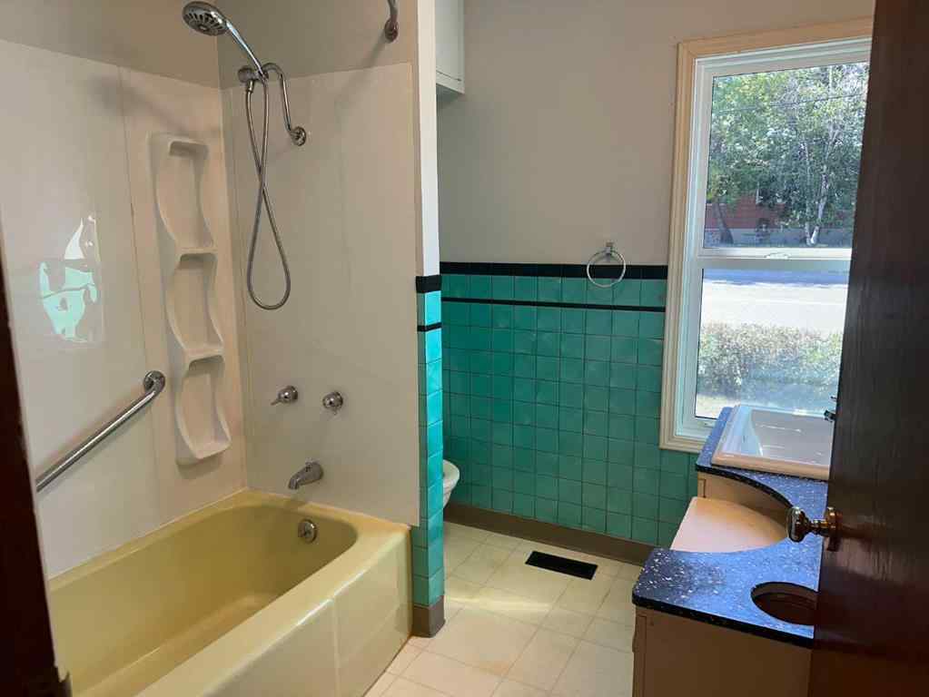 MLS® A2251536 - 5004 51 Avenue  in NONE Taber, Residential