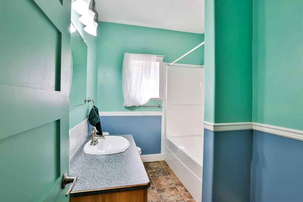 MLS® A2251553 - 425 N 100 W   in NONE Raymond, Residential