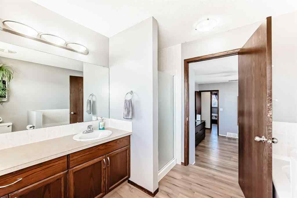 MLS® A2251565 - 283 Highland Circle  in Hillview Estates Strathmore, Residential