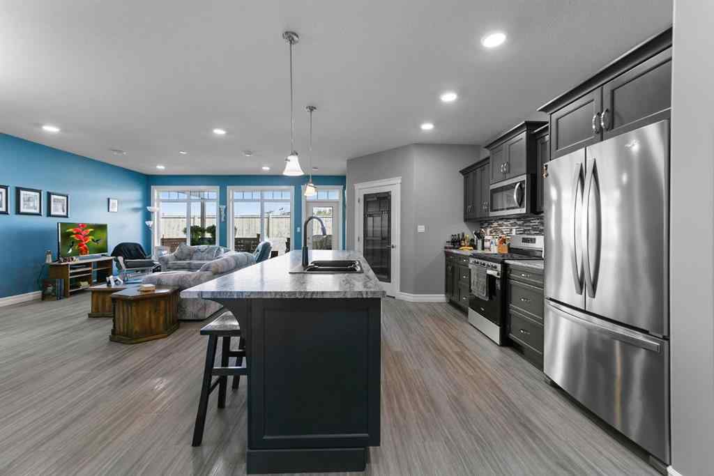 MLS® A2251566 - 3929 49 Street  in Creekview Camrose, Residential