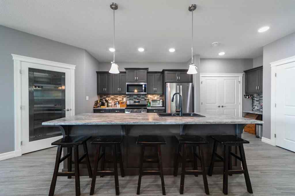MLS® A2251566 - 3929 49 Street  in Creekview Camrose, Residential