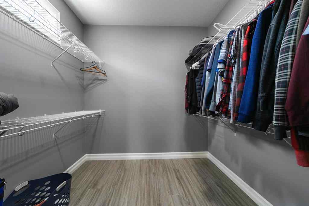 MLS® A2251566 - 3929 49 Street  in Creekview Camrose, Residential