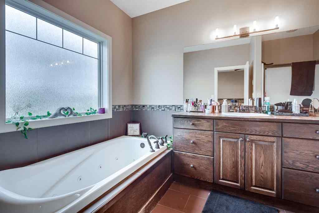 MLS® A2251573 - 4936 Aspen Lake Boulevard  in Aspen Lake Blackfalds, Residential