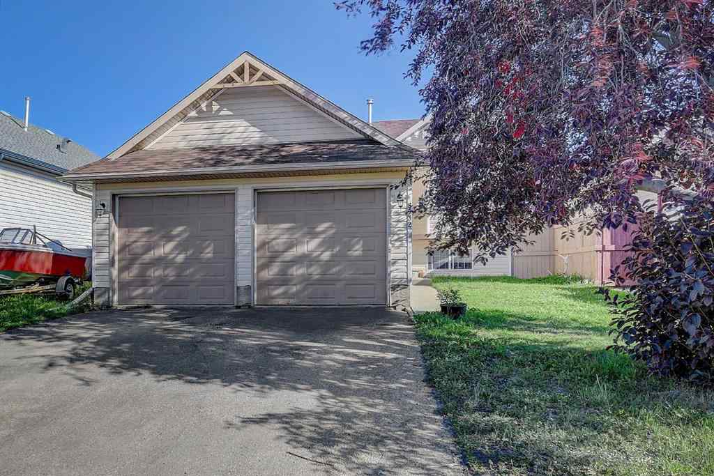 MLS® A2251575 - 8932 65 Avenue  in Countryside South Grande Prairie, Residential
