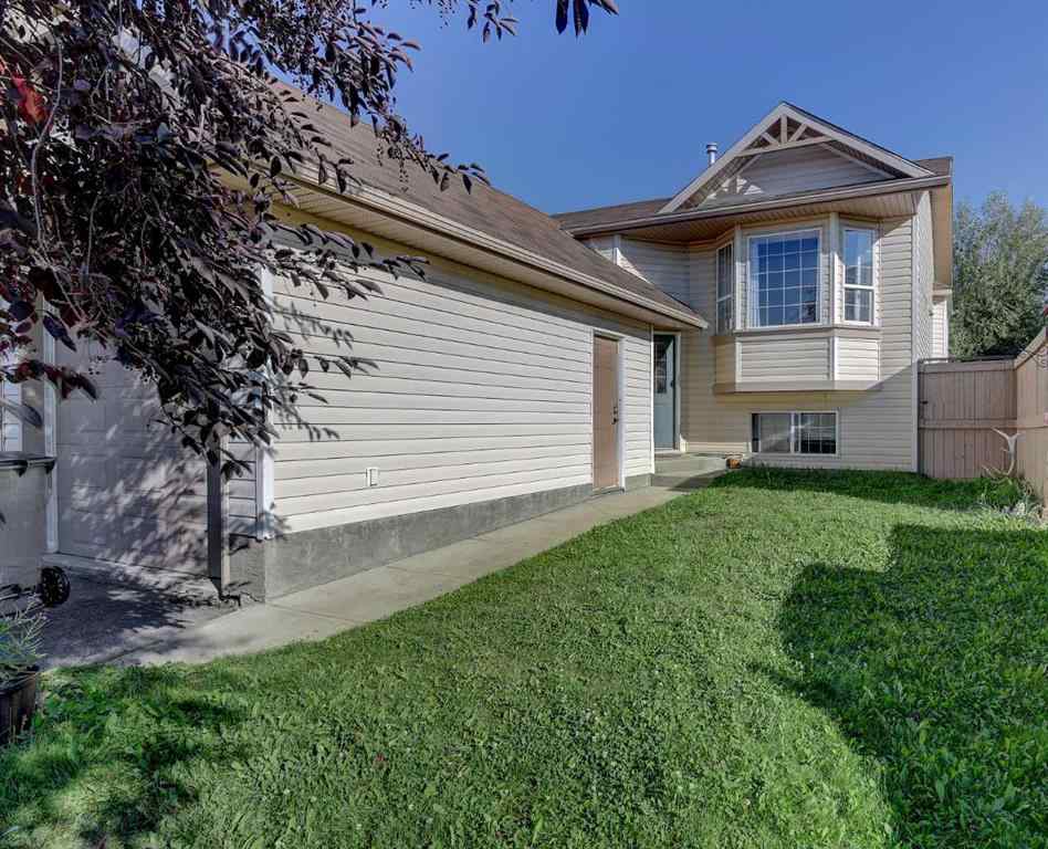 MLS® A2251575 - 8932 65 Avenue  in Countryside South Grande Prairie, Residential